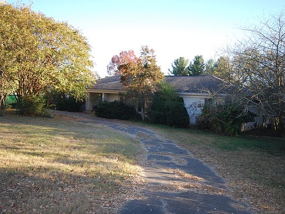 5th image of 409 W Hillwood Dr