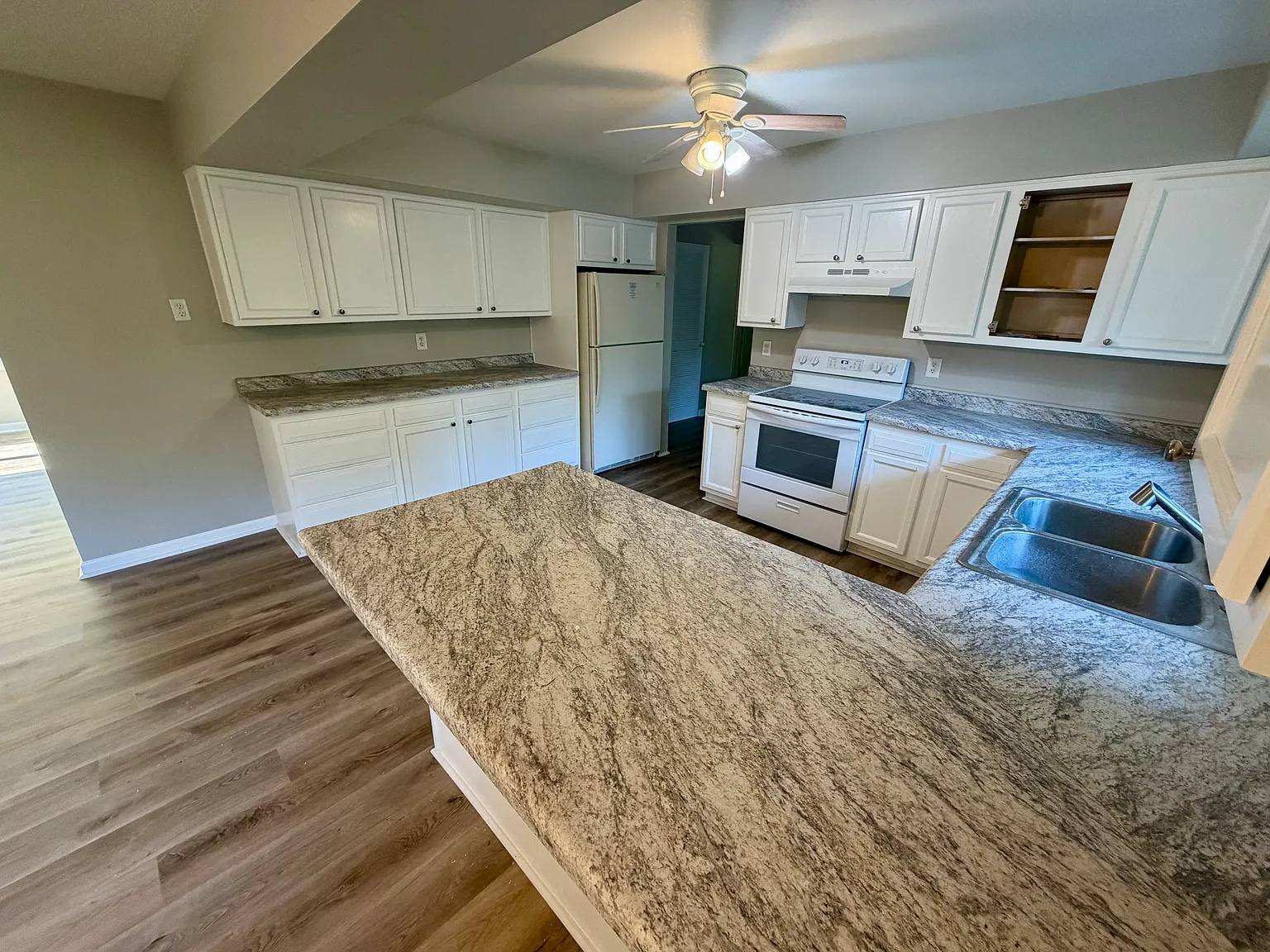 3 bed, 1500 sqft, $1,500 — Photo 4