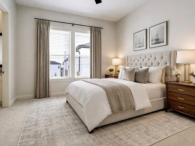 709 Delano St — Photo 32