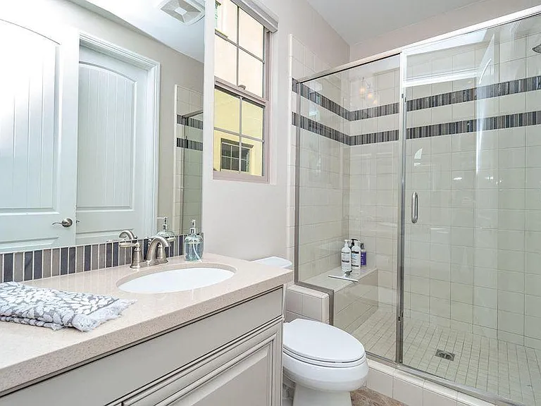 80450 Platinum Way — Photo 26