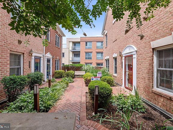 5th image of 2252 S Garfield St #2