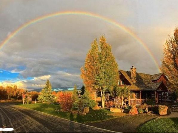 111 Creekside Meadows Ave