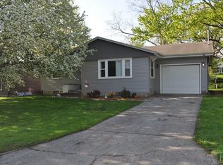 1511 W 6th Ave N, Clear Lake, IA 50428