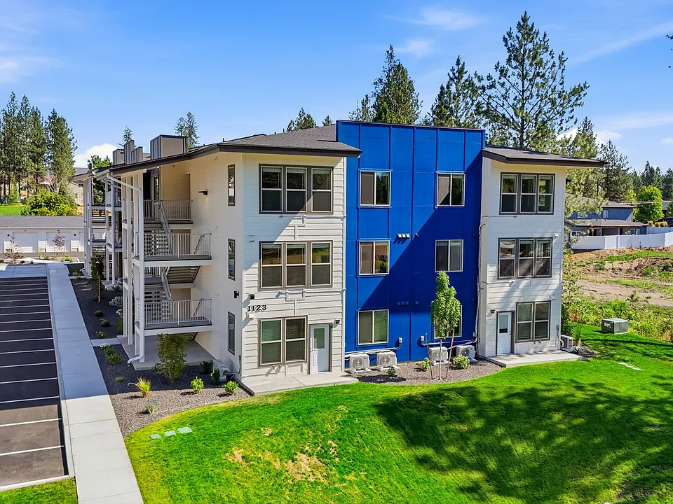 1123 E Hastings Rd