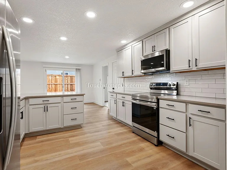 20160 Quinalt Dr — Photo 8