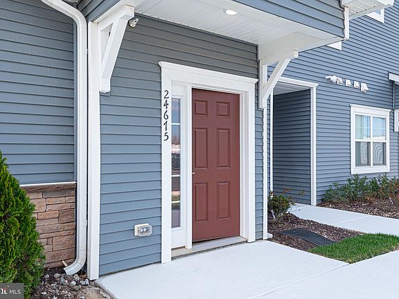 2nd image of 24675 Merlot Dr #32-005