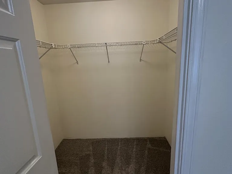 565 Briarwood Dr #563 — Photo 8