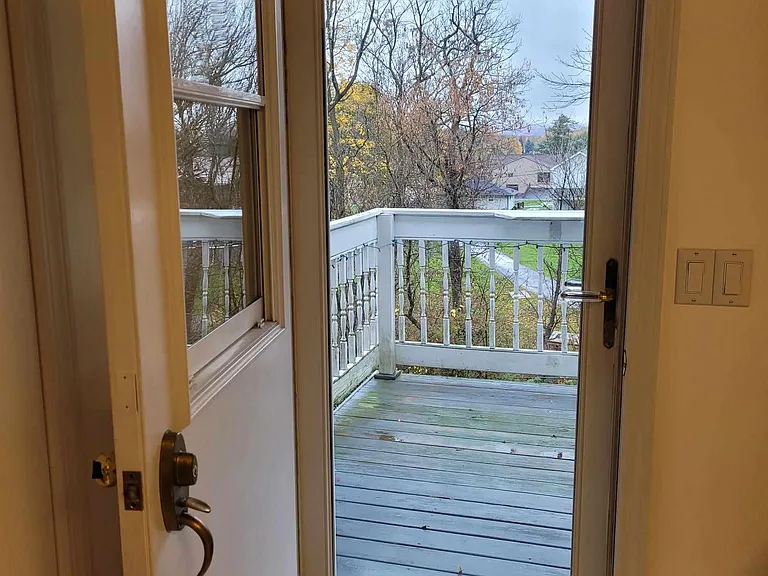 118 Hopewell Dr — Photo 9