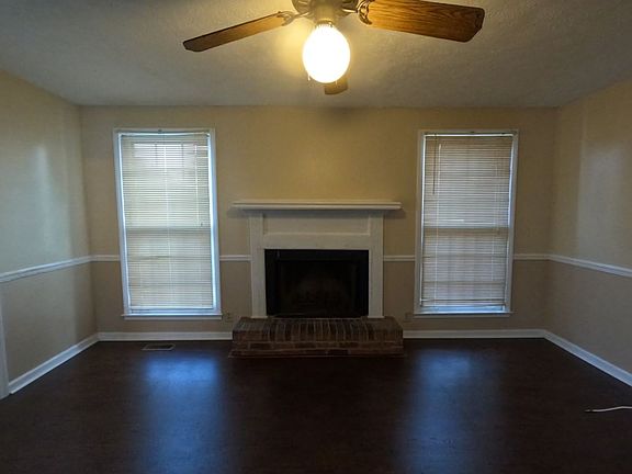 3rd image of 705 Heritage Square Dr