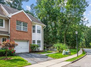 201 Hidden Woods Ct, Piscataway, NJ 08854