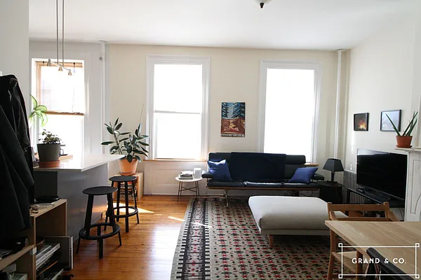 Rented by Grand & Co. | media 6