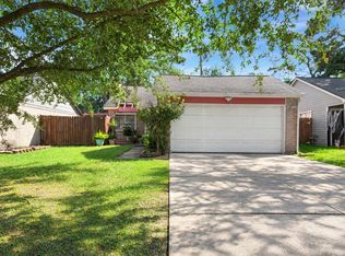 8642 Flower Path St, Houston, TX 77044