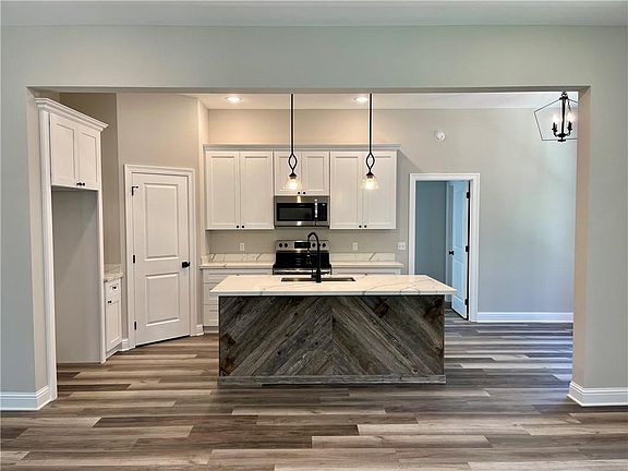 2nd image of 57373 Cypress Ave