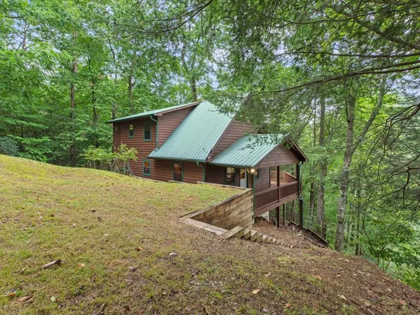 795 Fugue Dr, Ellijay, GA 30540