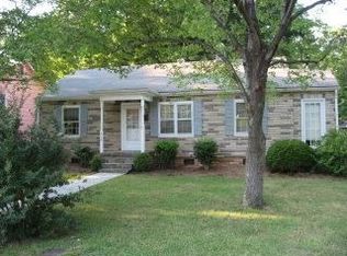 512 W Hunter St, Madison, NC 27025