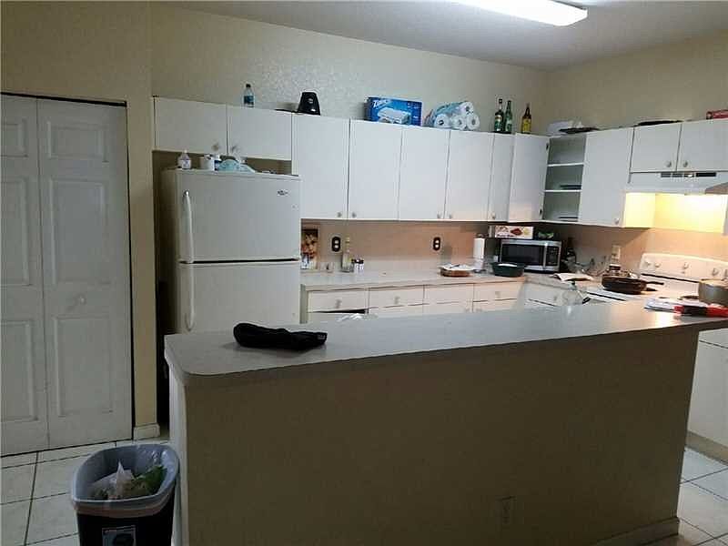 2nd image of 403 W Santa Catalina Cir N