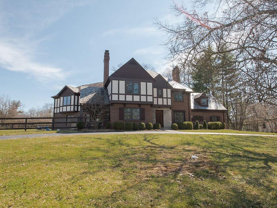 1st image of 7240 Meadowbrook Dr