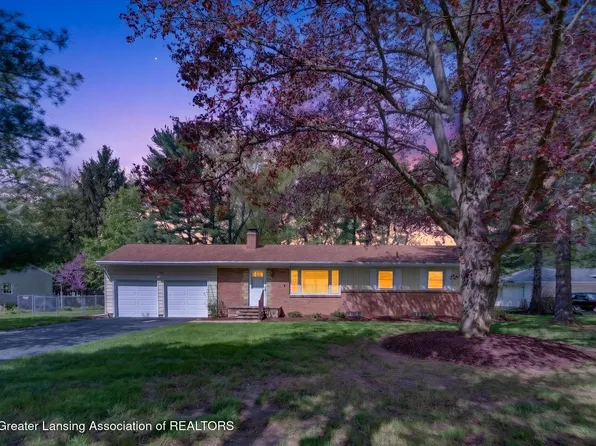 4299 Oakwood Dr, Okemos, MI 48864