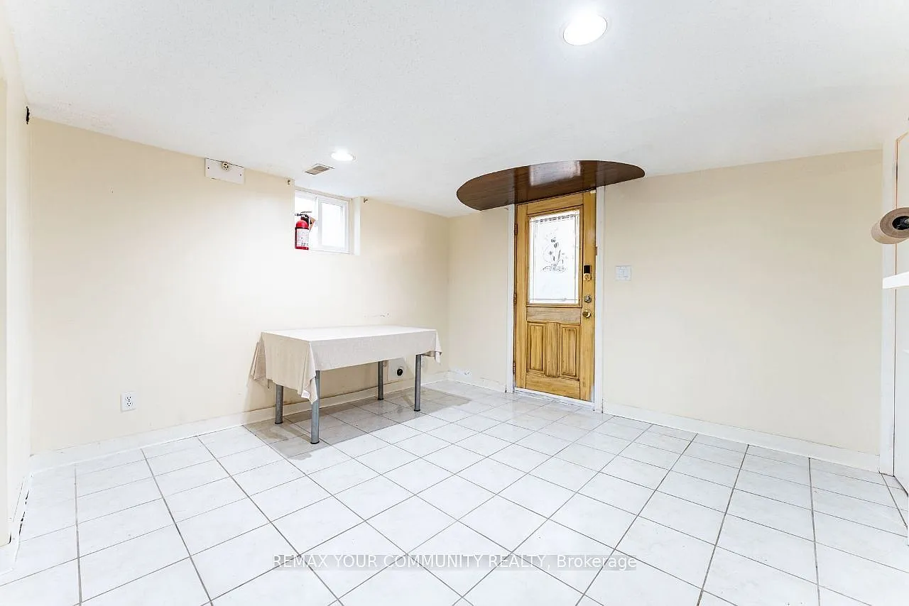4 bed, $2,800 — Photo 3