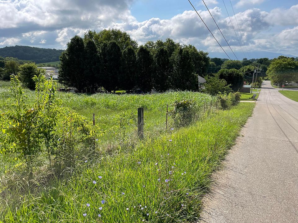 2nd image of Pelican Ln