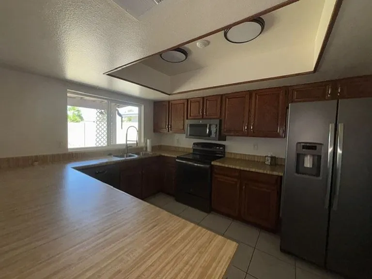 2618 W Knowles Ave — Photo 7
