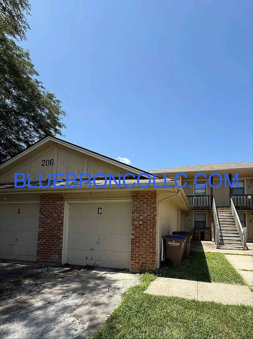 206 Sky Vue Dr. — Photo 1