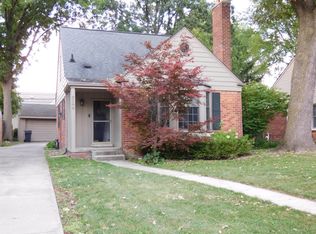 2109 Dorchester Rd, Birmingham, MI 48009