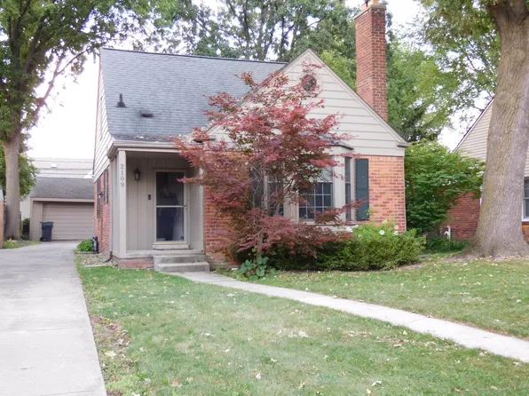 2109 Dorchester Rd, Birmingham, MI 48009