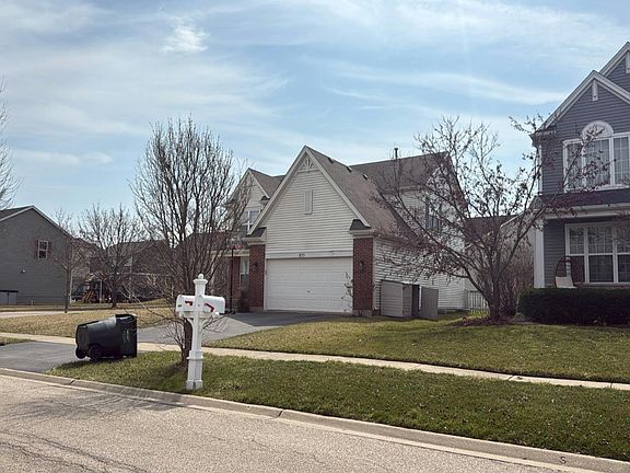 2nd image of 833 Forest View Way