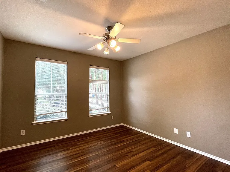 9109 Nathaniel Dr — Photo 26