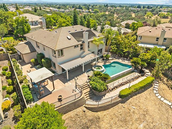 3rd image of 1580 Vista Ridge Way