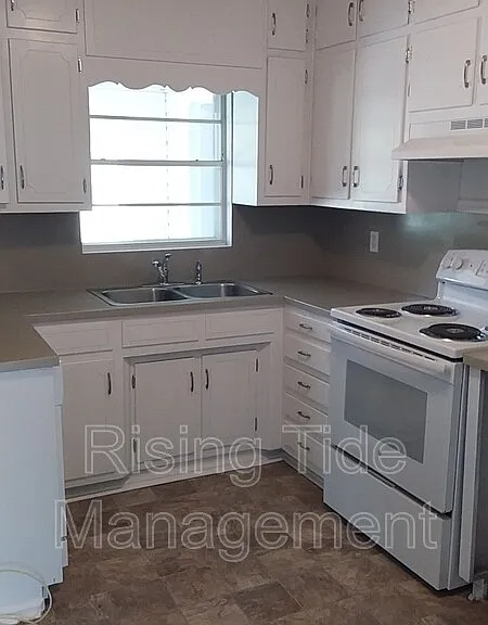 3295 Young Ave — Photo 14