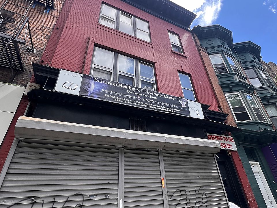 1st image of 182 Ocean Ave APT 3
