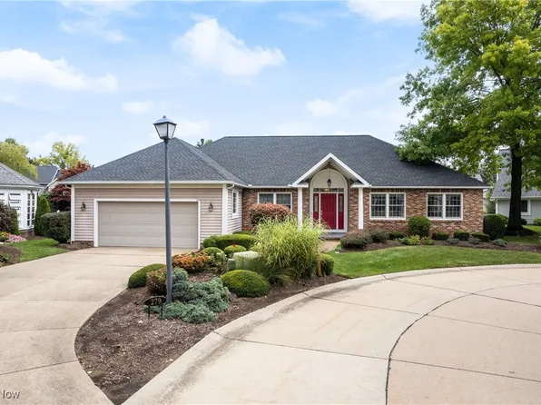 279 Lake Pointe Dr, Akron, OH 44333
