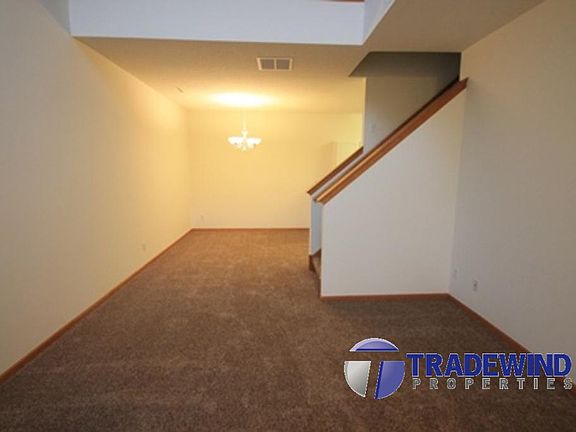 5th image of 924 Princeton Ave