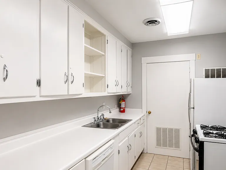 1355 S 3rd St — Photo 3