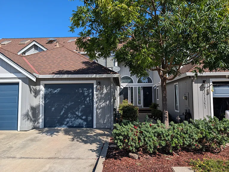 townhome, no upstairs or downstars neighbors to make noise