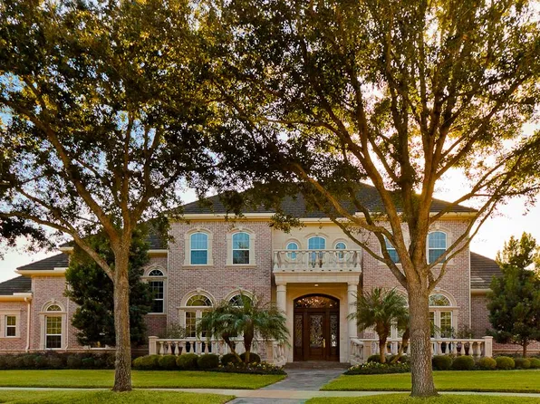 6 Grand Manor Ct, Sugar Land, TX 77479