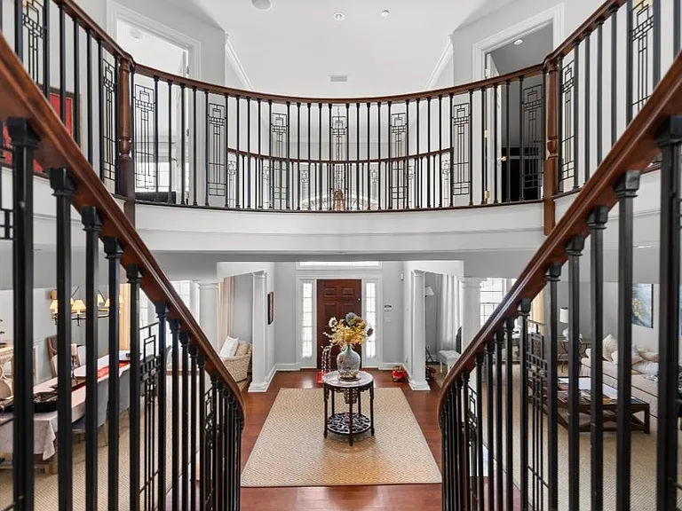 1 Augusta Ct — Photo 8