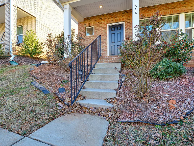 3215 Lisburn St — Photo 4