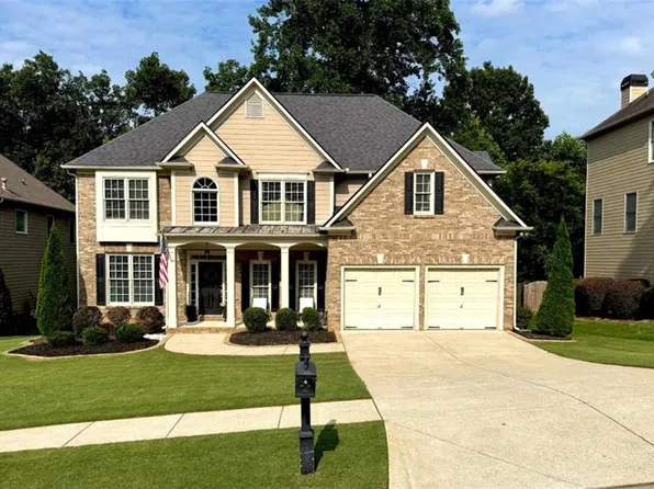 1753 Country Wood Dr, Hoschton, GA 30548