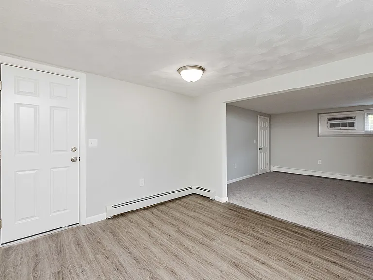 500 Victory Hwy #13 — Photo 3