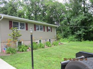 549 Blauvelt Rd, Pearl River, NY 10965