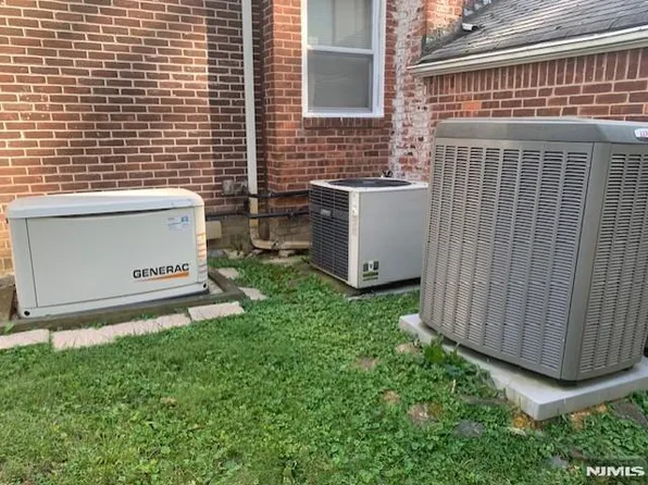 279 Slocum Way image 6 of 15