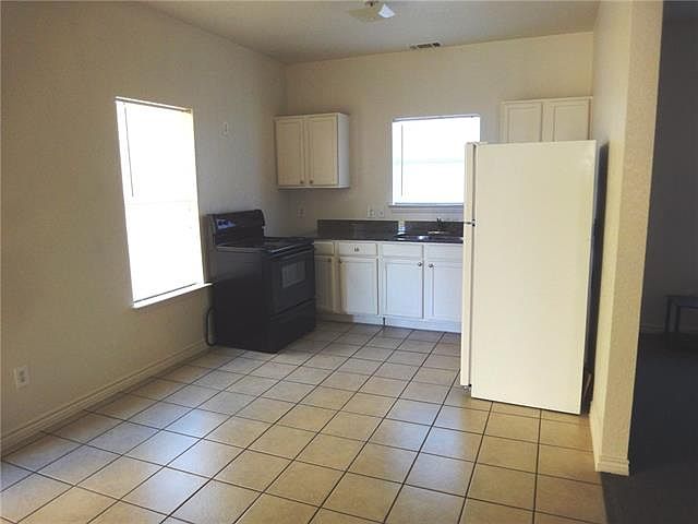1st image of 252 Chris Dr