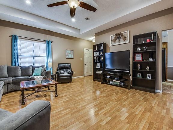 5th image of 3413 Sagewood St