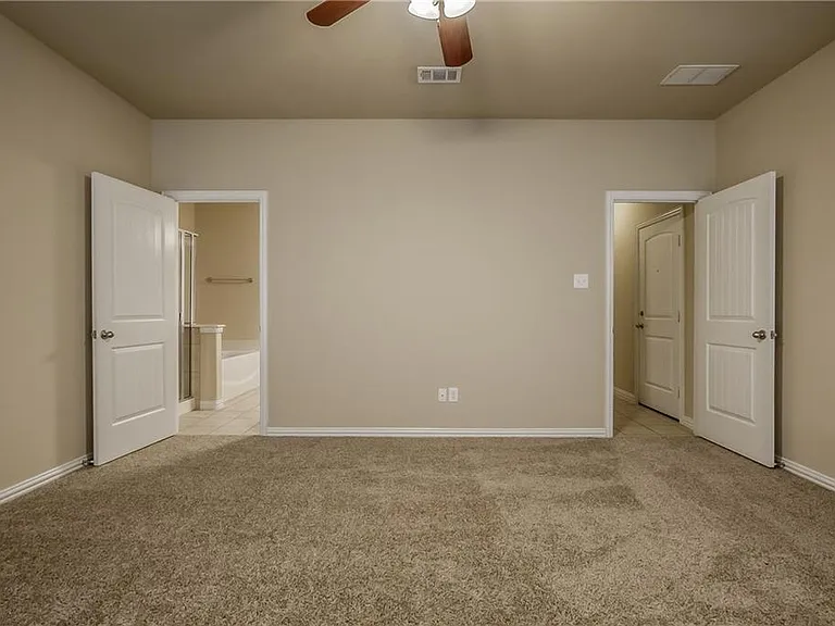 817 Silvermoon Dr — Photo 10