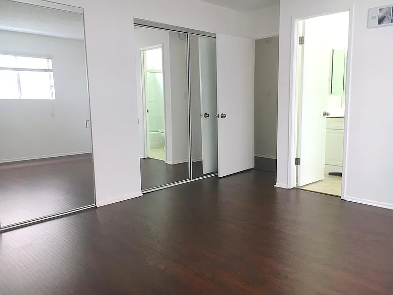 1236 Amherst Ave — Photo 10