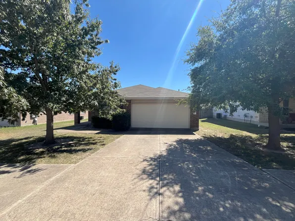 2276 Green Meadows Ln, Buda, TX 78610