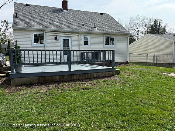 3rd image of 332 W Cherry St